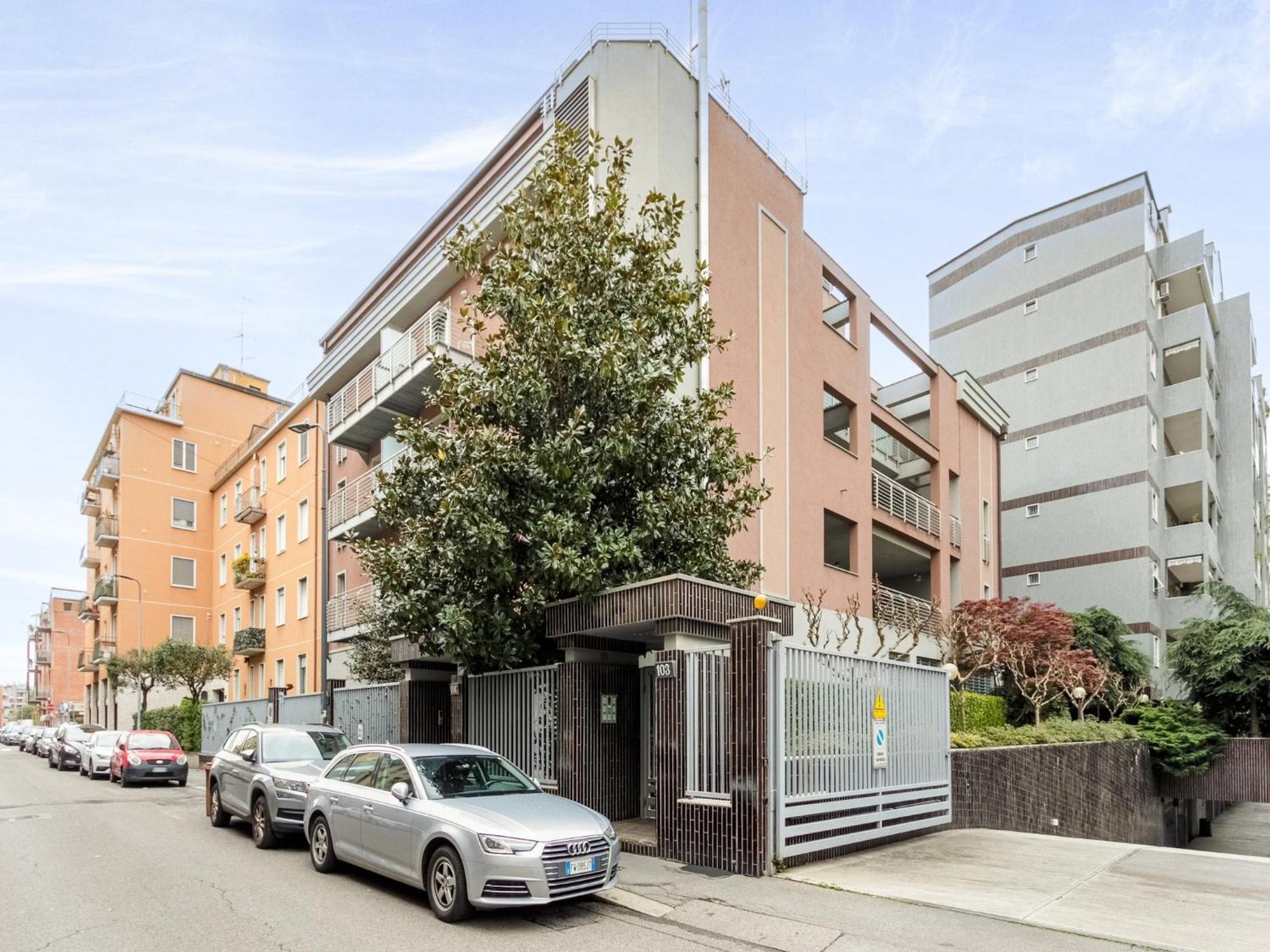 Candiani B2 Bilocale Appartement Milan